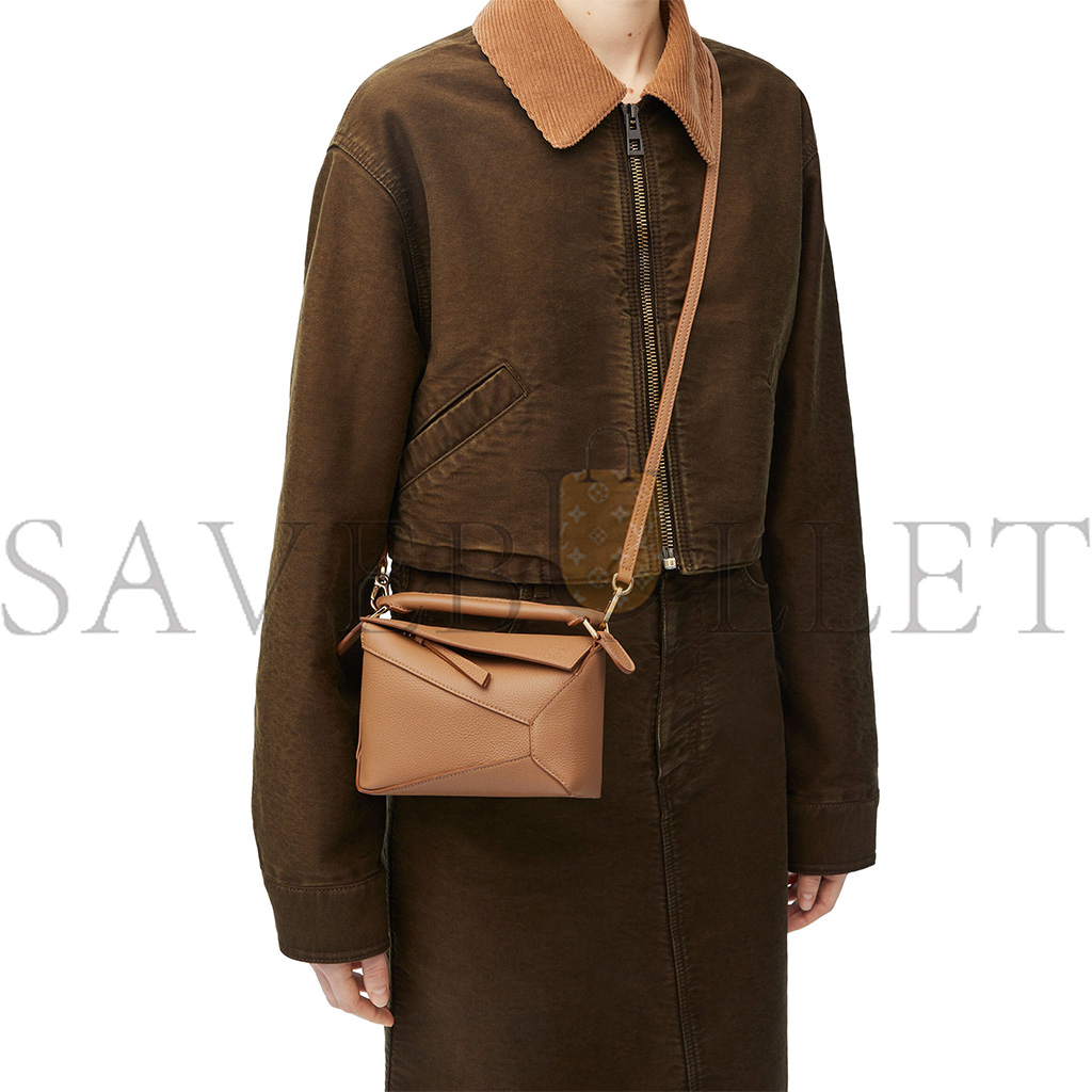 LOEWE MINI PUZZLE BAG IN SOFT GRAINED CALFSKIN A510P88X16 (18*12.5*8cm) LOEWE MINI PUZZLE BAG IN SOFT GRAINED CALFSKIN A510P88X16 (18*12.5*8cm)